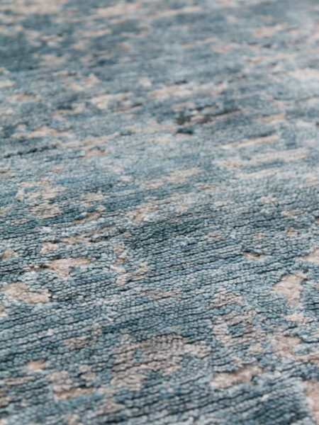 Montreal Silver Blue handknot rug collection detail