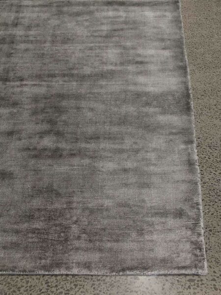 Glitz luxury artsilk rug in mink grey by The Rug Collection corner image