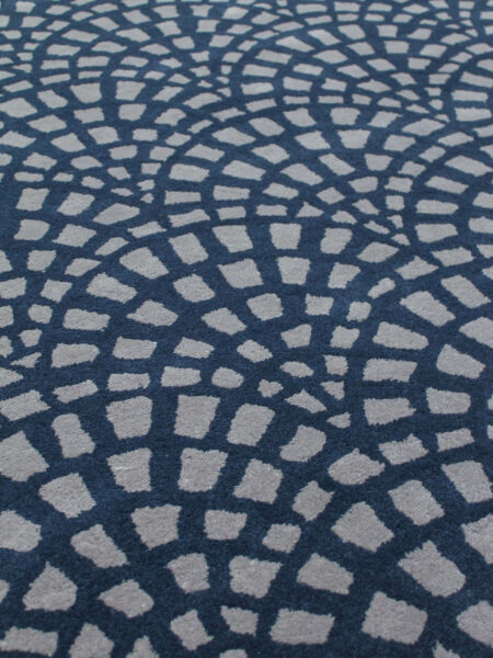 Cobblestone navy blue and grey handtufted wool rug detail image