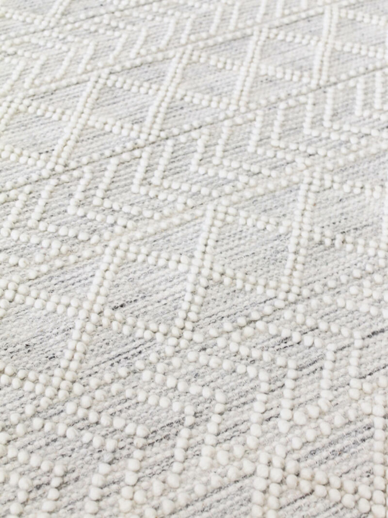 Zigo moroccan inspired flatweave rug in pure wool close up image