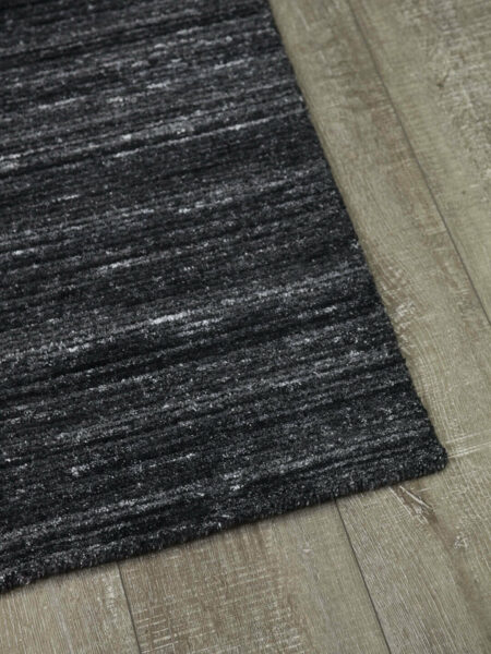 Soul midnight black rug handloom knotted in wool and artsilk
