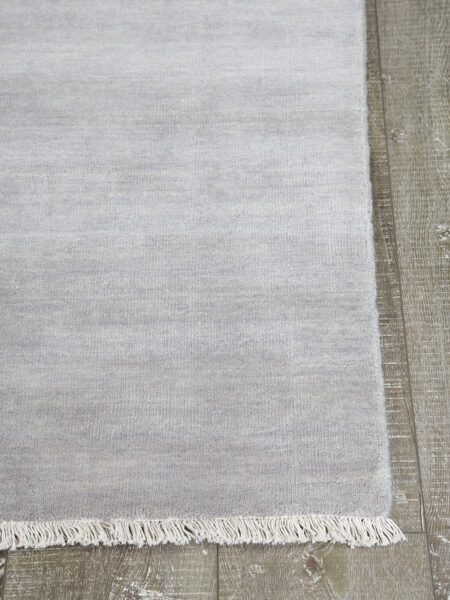 Diva handmade wool rug in Moonstone silver - corner image