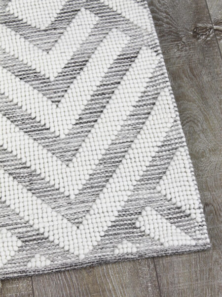 Zamora Ivory handwoven flatweave rug in 100% wool - corner image