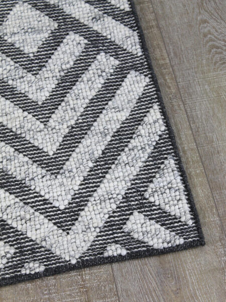 Zamora Taupe handwoven flatweave rug in 100% wool - corner image