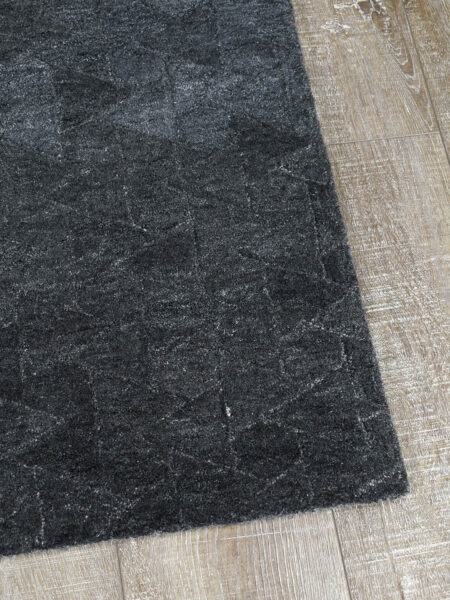 Pasedena Raven charcoal/black textured wool rug corner image