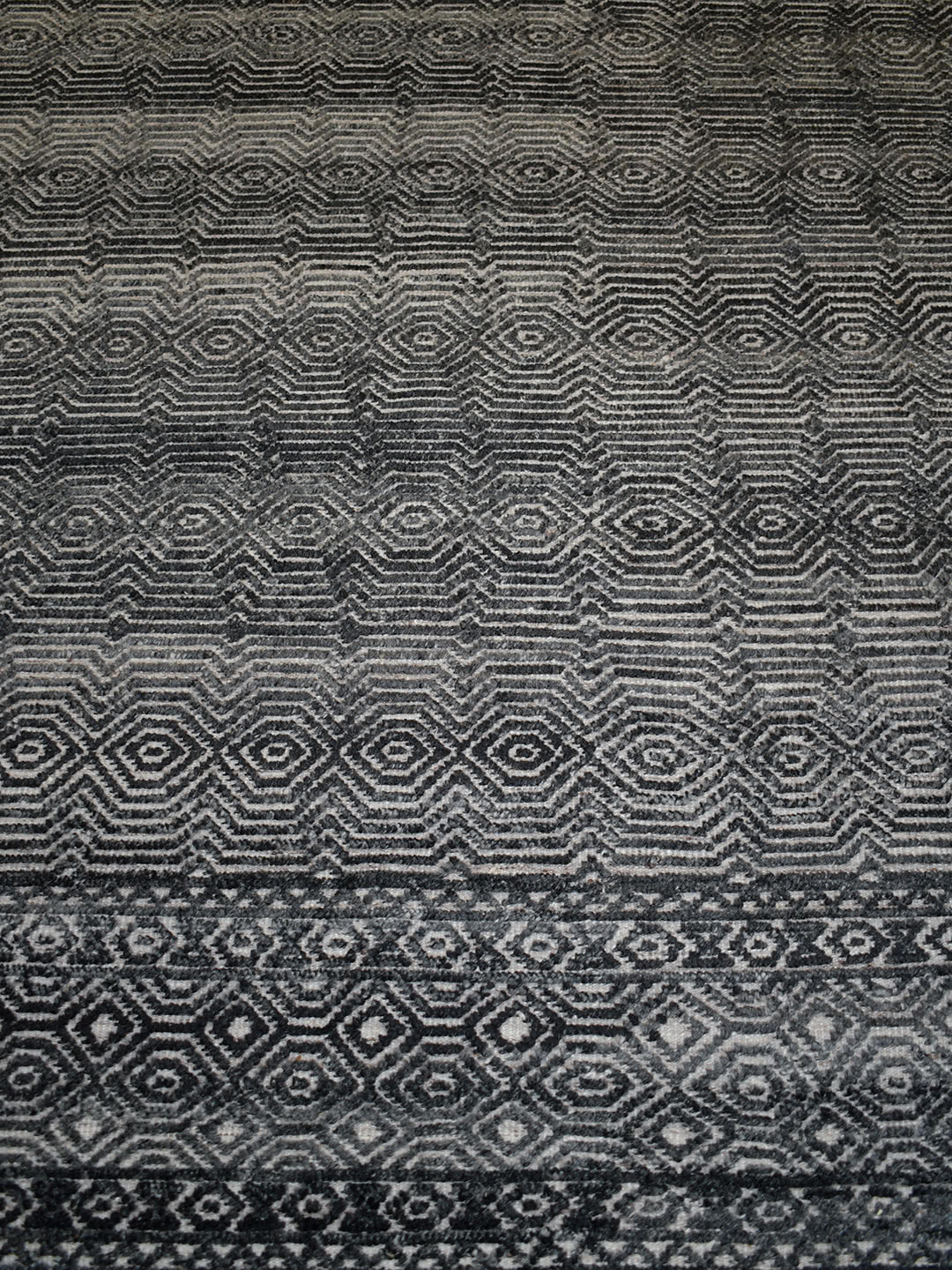 Harmony | Beige Charcoal - The Rug Collection