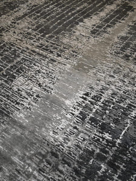 Houston Charcoal grey luxury handknot rug in wool and artsilk - detail image