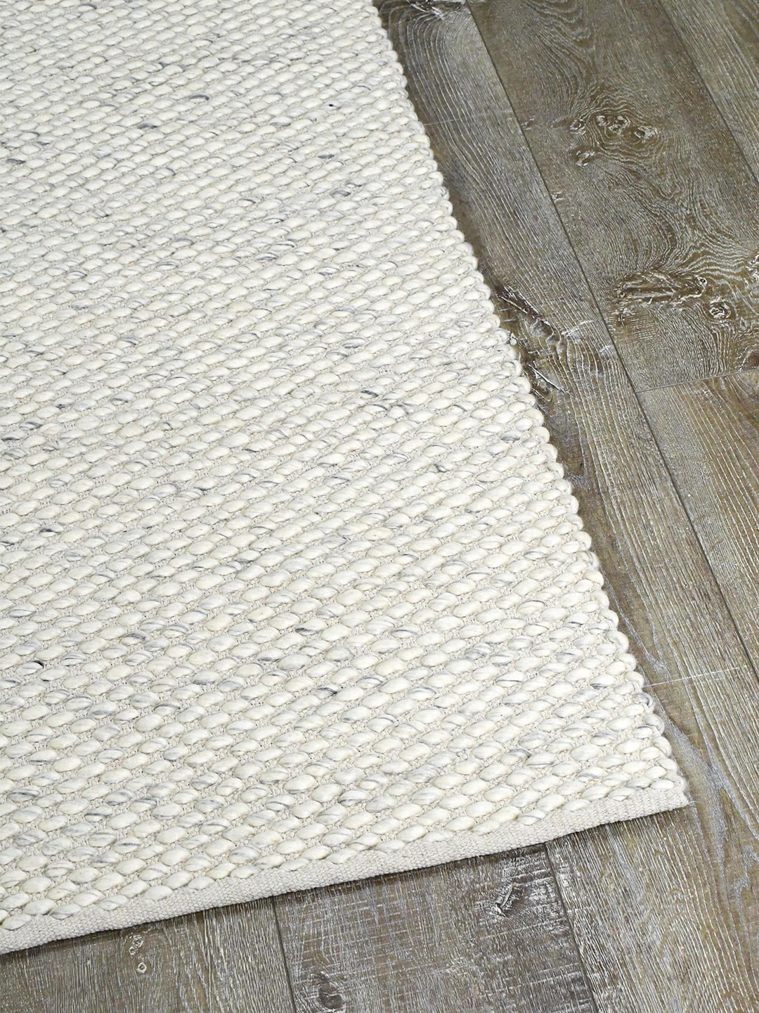 Palmas Ivory flatweave rug handmade in 100% wool - corner image