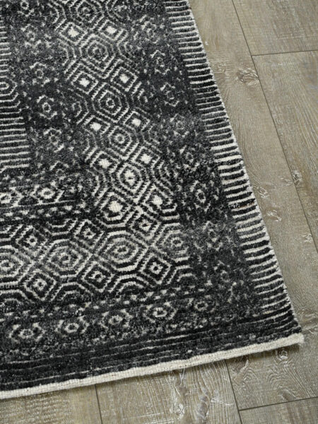Harmony Beige/Charcoal geometric patterned rug handknotted in 100% wool - corner image