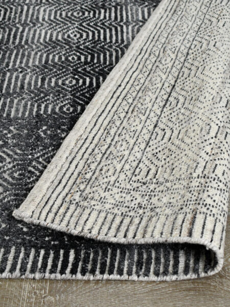 Harmony Beige/Charcoal geometric patterned rug handknotted in 100% wool - back