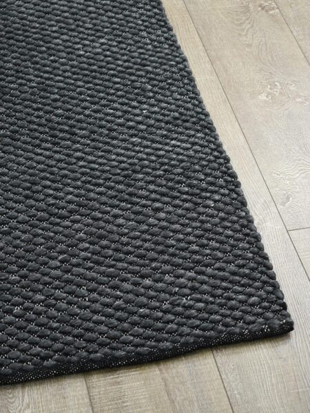 Palmas Frost dark grey flatweave rug handmade in 100% wool - corner image