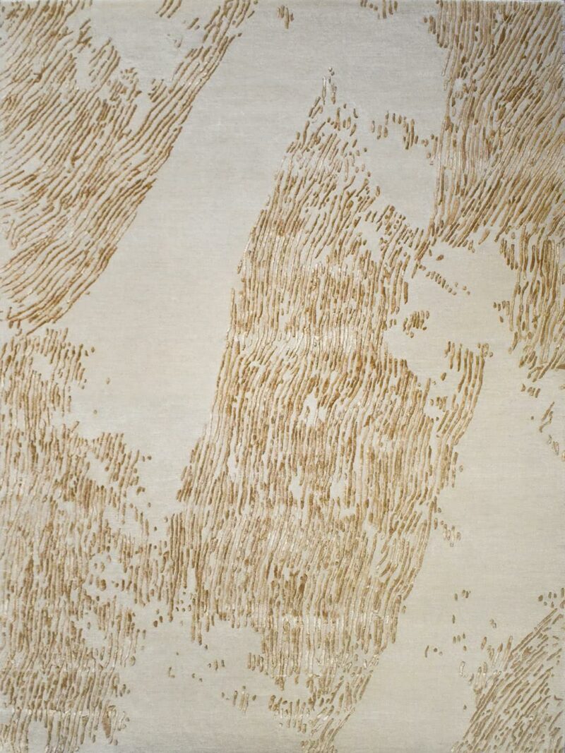 Serenity Sandstone rug handtufted in wool and artsilk. Organic lines design in beige and gold.