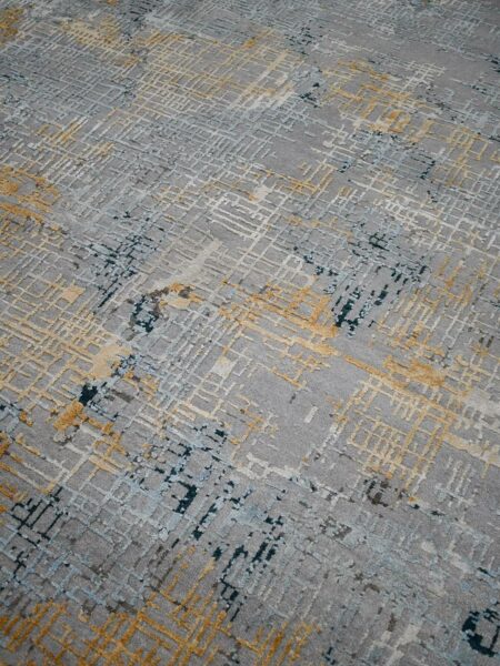 Soho 222 Silver luxury handknot rug in wool and natural silk - detail image