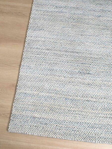 Mystique Wool rug in Ivory denim corner detail