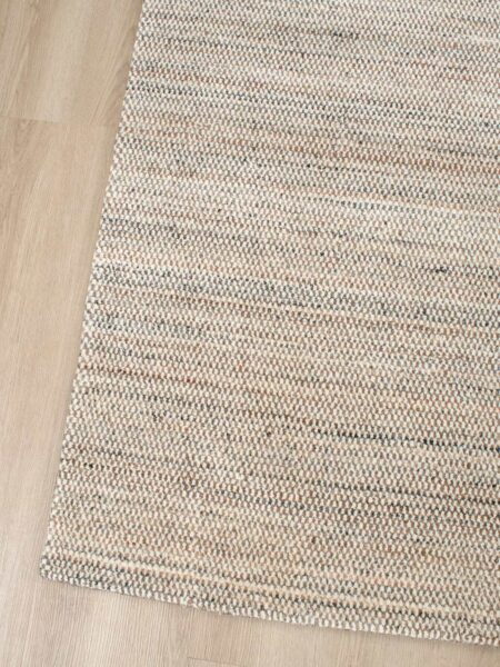 Mystique Rug Wool rug and colour Ivory Rust corner detail
