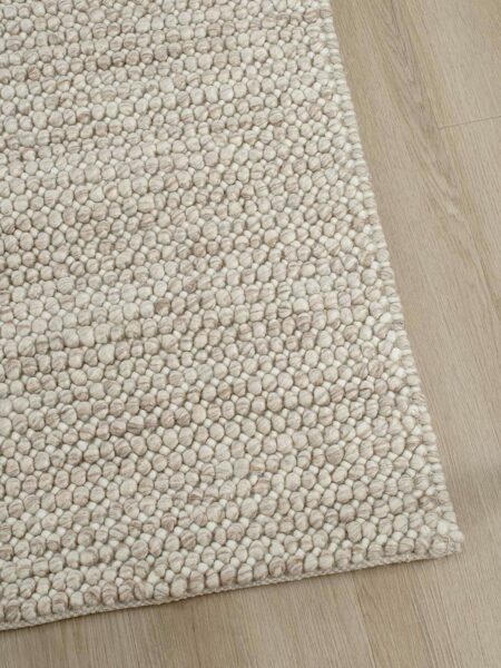 Magic Linen Beige textured rug handwoven in wool - corner image