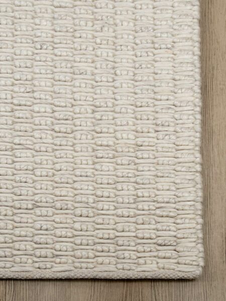 Marco Ice Ivory beige The Rug Collection corner