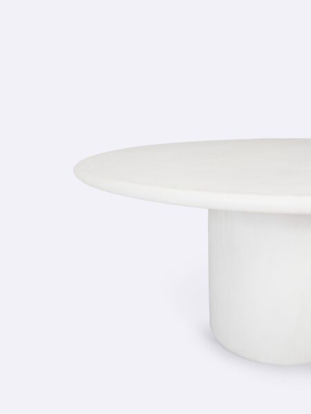 Usoo Dining Table Detail Salt White, for indoor/outdoor use by Muundo